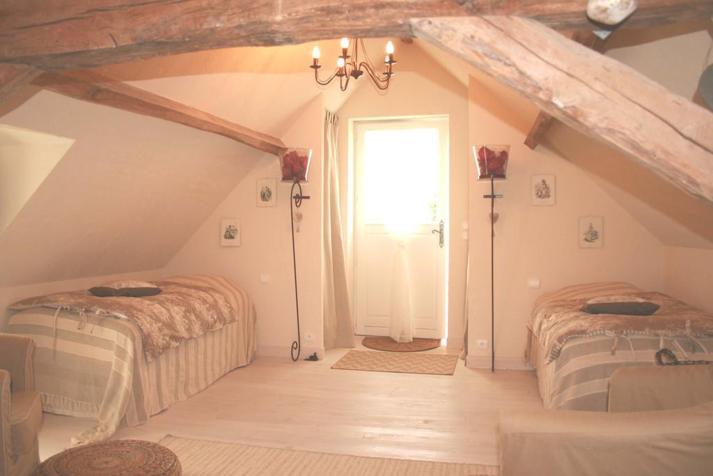 Chambres D'Hotes Le Clos Du Puits Mosnes Chambre photo