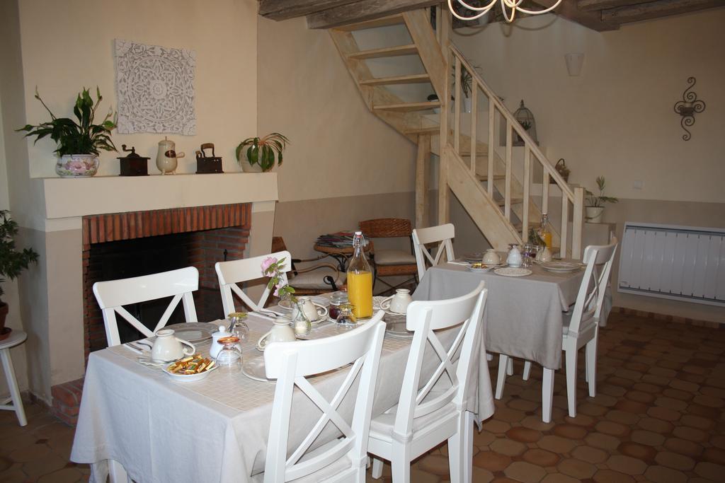 Chambres D'Hotes Le Clos Du Puits Mosnes Extérieur photo